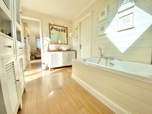 Vente Maison de luxe Croix 8 Pièces 230 m²