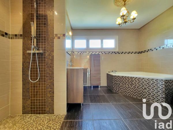 Maison à vendre 7 pièces 181 m² Bonneuil-Matours