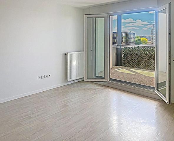 2P en dernier étage avec parking et terrasse dans une résidence de 2014