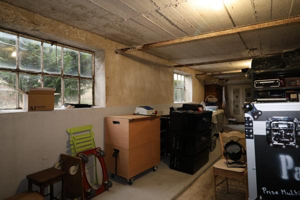 A vendre à SAINT HYMETIERE (39) Très belle maison de village