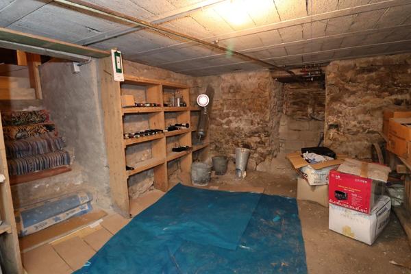 A vendre à SAINT HYMETIERE (39) Très belle maison de village