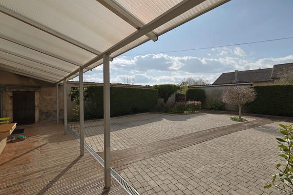 A vendre à SAINT HYMETIERE (39) Très belle maison de village