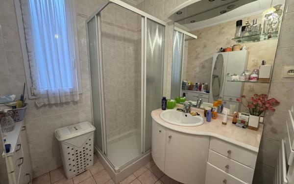 Maison à vendre    4 pièces •  Guilers