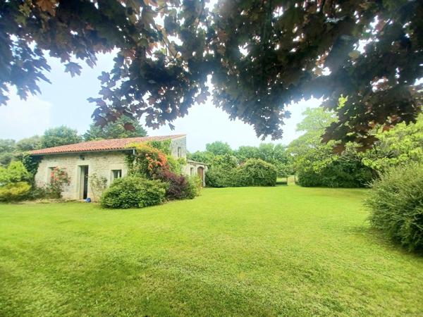 Dpt Charente Maritime (17), à vendre BORDS 2 maisons