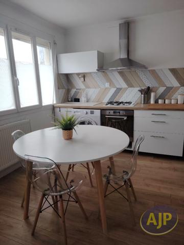 Appartement à louer Saint Brieuc : 3 pièces, 62m² avec 2 chambre(s) à 690€ - AJP Immobilier Nantes Ouest