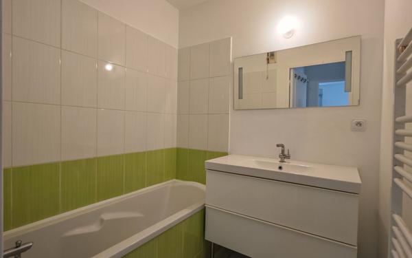 Appartement à vendre    3 pièces • 59,95 m2 Lyon 8