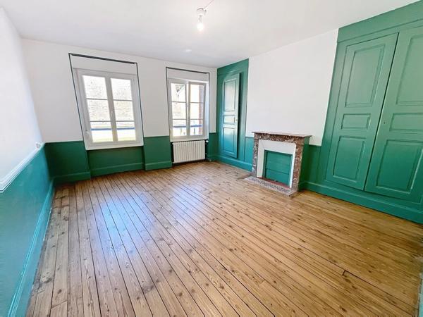 Location                                                      Maison
                        
                     5 pièces                      112 m2                     à Bruyères-Et-Montbérault