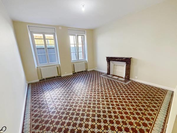 Location                                                      Maison
                        
                     5 pièces                      112 m2                     à Bruyères-Et-Montbérault