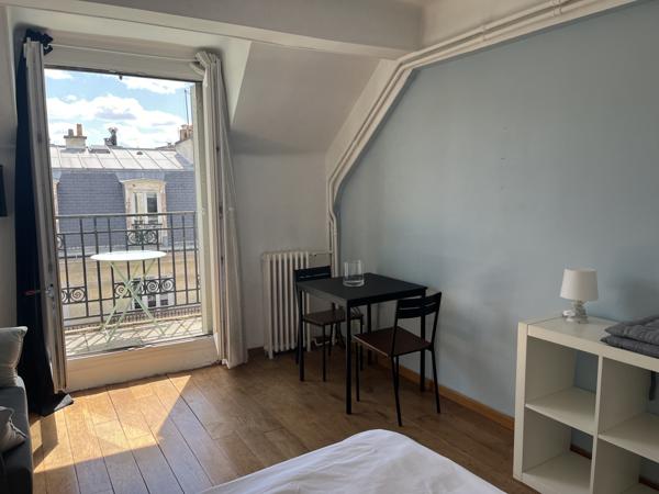 Paris (75018) Studio sur panoramique Butte Montmartre/Palais Justice Porte Clichy !