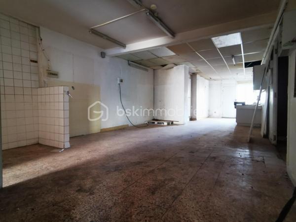 Immeuble commercial de 149 m²