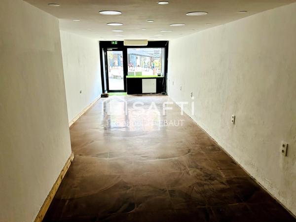 Murs commerciaux 76 m² – Centre historique Fréjus