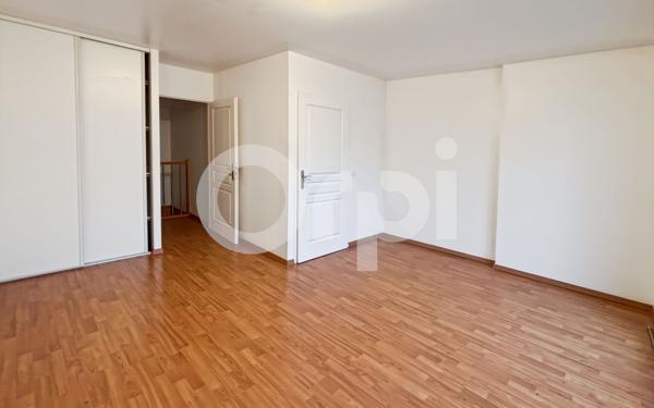 Appartement à vendre    3 pièces • 68 m2 Dammartin-en-Goële