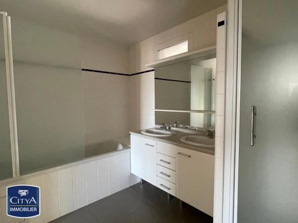 Appartement à louer 3 pièces 86.94m² Saint-Pierre-des-Corps (37700)