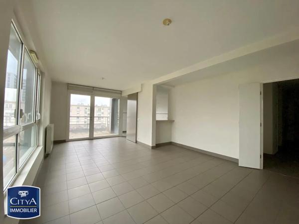Appartement à louer 3 pièces 86.94m² Saint-Pierre-des-Corps (37700)