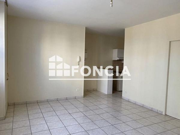 Location Studio 31 m² - 51 RUE LEONARD JARRAUD Angouleme 16000