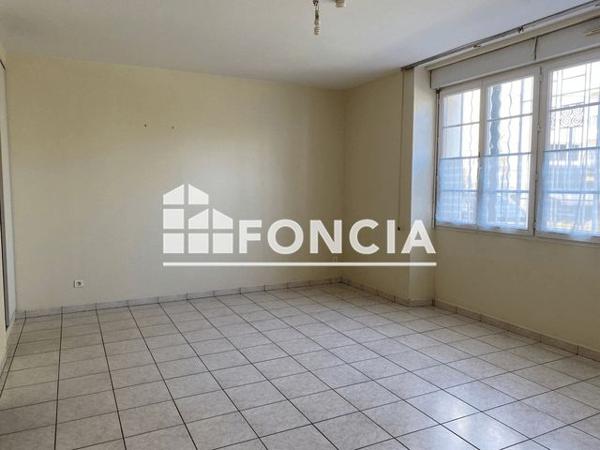 Location Studio 31 m² - 51 RUE LEONARD JARRAUD Angouleme 16000