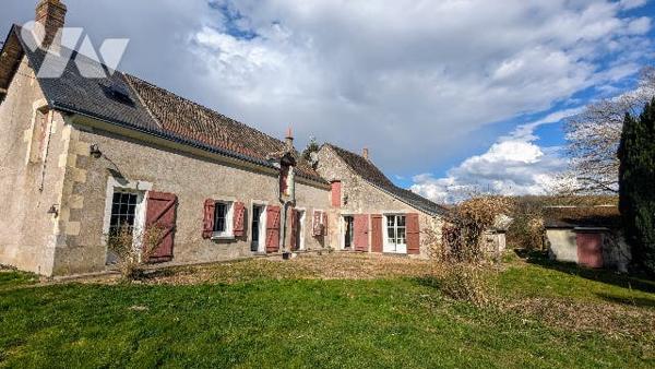 A LANGEAIS - SECTEUR LA ROUCHOUSE - UNE MAISON TRADITIONNELLE DE PLAIN PIED
