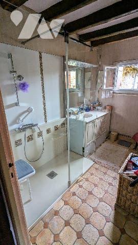 A LANGEAIS - SECTEUR LA ROUCHOUSE - UNE MAISON TRADITIONNELLE DE PLAIN PIED