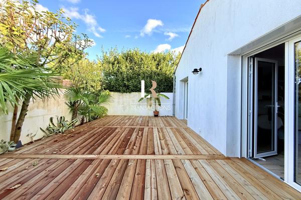 La Rochelle (17000) La Genette - Maison de Plain-pied avec quadruple garage et appartement T3