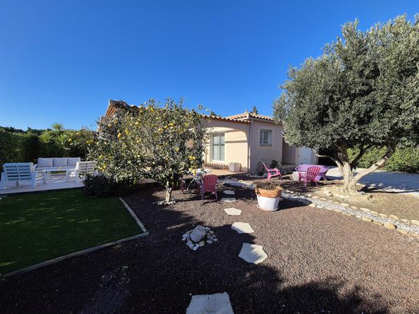 Villa 4 faces sur 815 m² de terrain