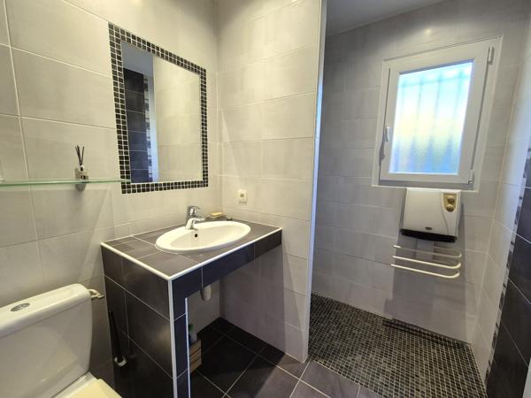 Villa 4 faces sur 815 m² de terrain