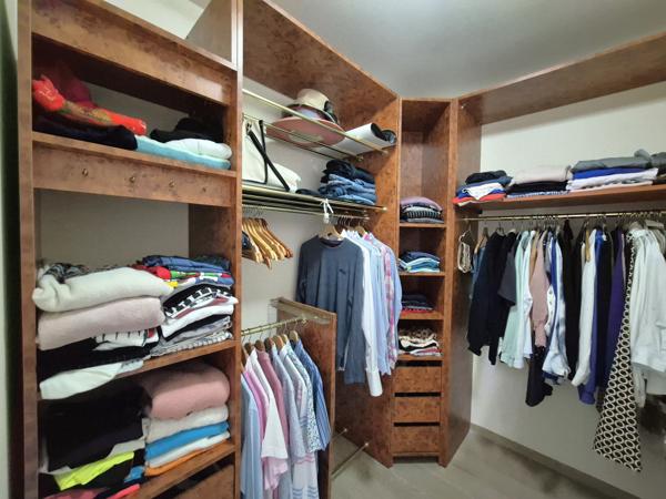 Villa 4 faces sur 815 m² de terrain