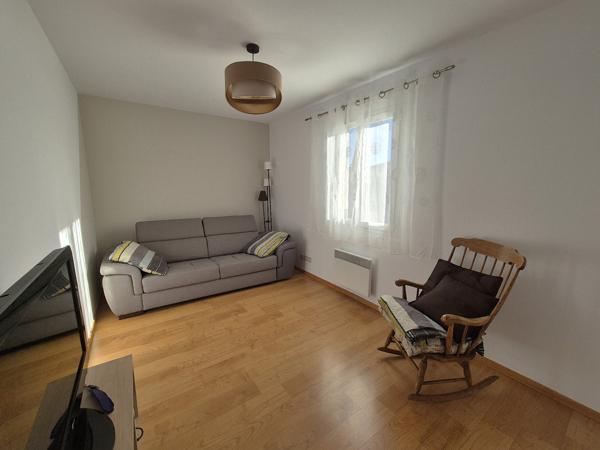 Villa 4 faces sur 815 m² de terrain