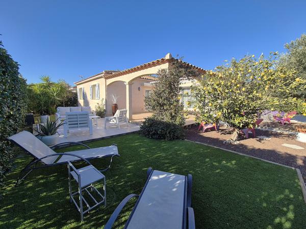 Villa 4 faces sur 815 m² de terrain