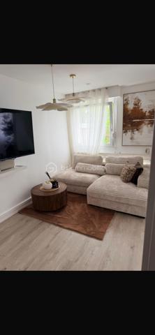 🏡 Vous recherchez un appartement moderne, élégant et prêt à poser vos valises ? Ne cherchez plus !

Découvrez ce magnifique appartement de 80 m², entièrement refait à neuf, offrant un intérieur soigné, chaleureux et décoré avec beaucoup de goût.

Dès l’entrée, vous serez séduit(e) par ses beaux volumes, sa luminosité et ses prestations modernes. Chaque espace a été pensé pour offrir confort et fonctionnalité, avec une décoration contemporaine et raffinée.

✨ Les +++ :

* 🏠 80 m² parfaitement agencés
* ✨ Entièrement rénové à neuf
* 🎨 Décoration moderne et élégante
* ☀️ Appartement lumineux
* 🛋️ Aucun travaux à prévoir
* ❤️ Un véritable coup de cœur, prêt à accueillir ses nouveaux propriétaires

📍 Un bien idéal aussi bien pour une résidence principale que pour un investissement.

Un appartement où l’on se sent immédiatement chez soi !

📞 Une visite s’impose pour découvrir tout son charme. Contactez-moi dès maintenant pour plus d’informations ou pour organiser une visite.