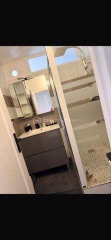 🏡 Vous recherchez un appartement moderne, élégant et prêt à poser vos valises ? Ne cherchez plus !

Découvrez ce magnifique appartement de 80 m², entièrement refait à neuf, offrant un intérieur soigné, chaleureux et décoré avec beaucoup de goût.

Dès l’entrée, vous serez séduit(e) par ses beaux volumes, sa luminosité et ses prestations modernes. Chaque espace a été pensé pour offrir confort et fonctionnalité, avec une décoration contemporaine et raffinée.

✨ Les +++ :

* 🏠 80 m² parfaitement agencés
* ✨ Entièrement rénové à neuf
* 🎨 Décoration moderne et élégante
* ☀️ Appartement lumineux
* 🛋️ Aucun travaux à prévoir
* ❤️ Un véritable coup de cœur, prêt à accueillir ses nouveaux propriétaires

📍 Un bien idéal aussi bien pour une résidence principale que pour un investissement.

Un appartement où l’on se sent immédiatement chez soi !

📞 Une visite s’impose pour découvrir tout son charme. Contactez-moi dès maintenant pour plus d’informations ou pour organiser une visite.