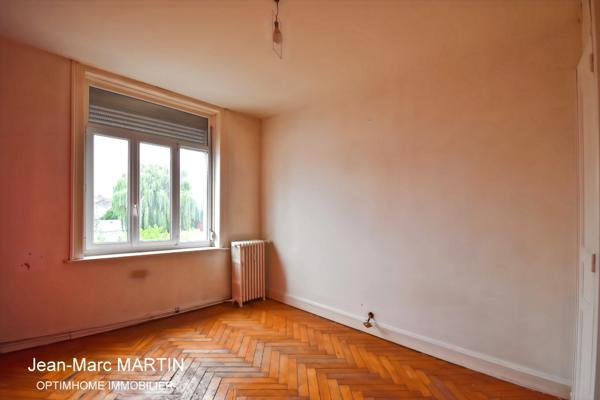 Appartement 4 pièces à vendre à Roubaix – 91,74 m² à rénover à 3 min du métro