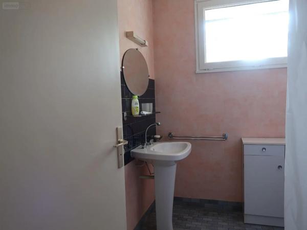 Location - Maison Pacé 35740 6 pièces 150 m 2 3300 m 2