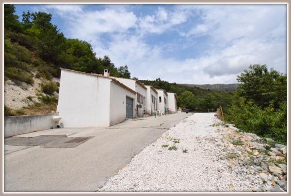 Immeuble à vendre DEMANDOLX Gorges du Verdon plusieurs appartements Visite samedi 22 février