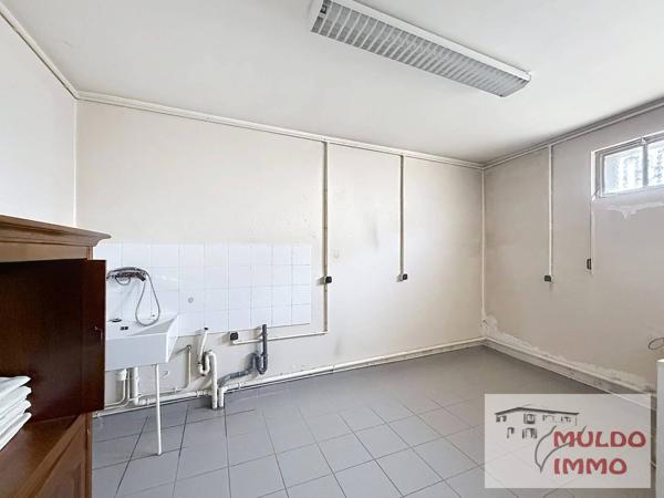 OYONNAX CENTRE – Maison 207 m² –  3 garages