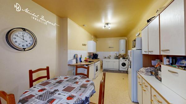 Appartement de 83 m² indépendant avec surface commerciale vitrée
