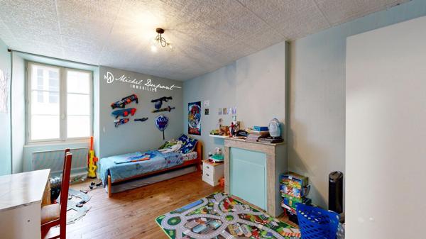 Appartement de 83 m² indépendant avec surface commerciale vitrée
