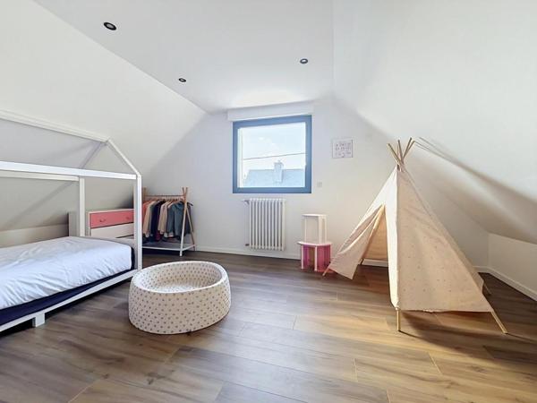 PLOEMEUR : Maison familiale rénovée avec jardin et sous-sol