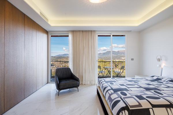 Vente Penthouse Cagnes-sur-Mer 4 Pièces 134 m²