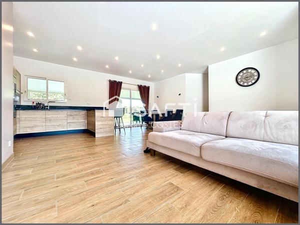 Maison récente de type 5 d'environ 115 m2