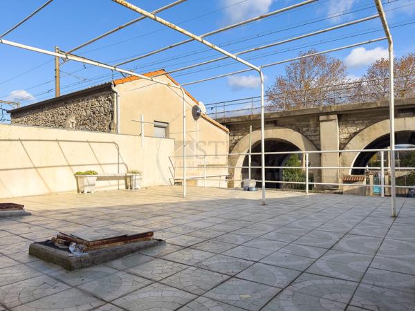 Maison de village à rénover avec potentiel au Pouzin