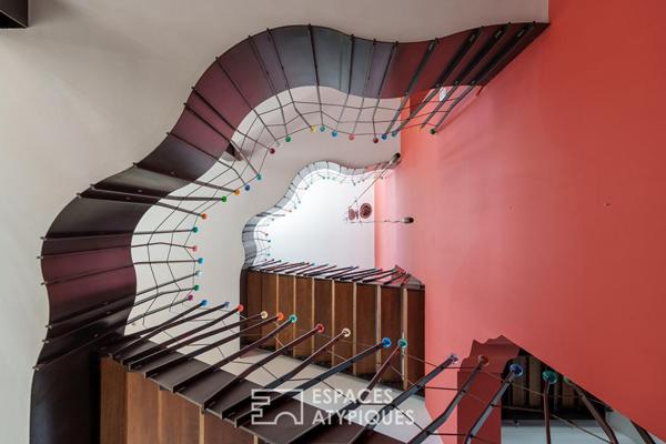 Maison au décor singulier et vue panoramique