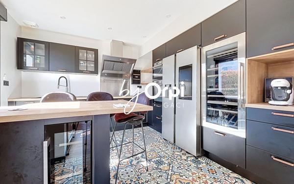 Maison à vendre    5 pièces • 196 m2 Aubière