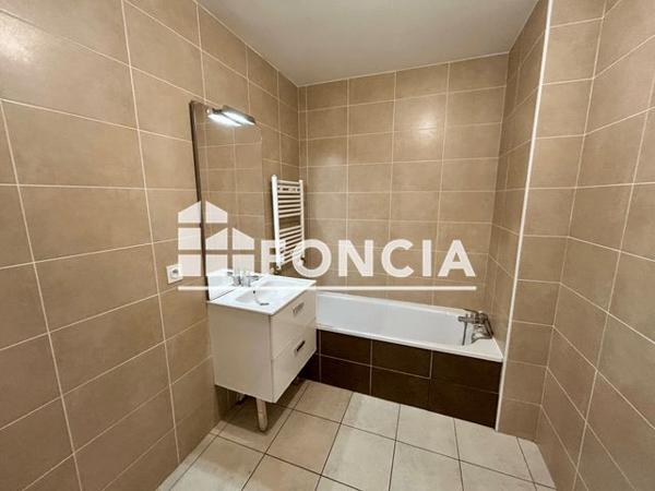 Location Appartement 3 pièces 64.18 m² - 7 RUE JEAN LOUIS MAUBANT Villeurbanne 69100