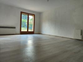 MAISON DE CHARME RENOVEE DE 85 M² HABITABLE AVEC JARDIN TRES BIEN SITUEE SUR UN TERRAIN DE 380 M² AU CALME Beauvais (60000)