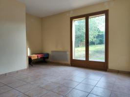 MAISON DE CHARME RENOVEE DE 85 M² HABITABLE AVEC JARDIN TRES BIEN SITUEE SUR UN TERRAIN DE 380 M² AU CALME Beauvais (60000)