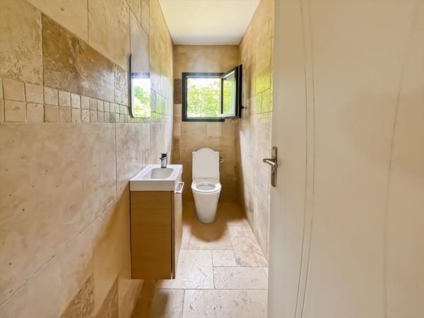 À vendre ? Maison récente de plain-pied dans un environnement calme et verdoyant
