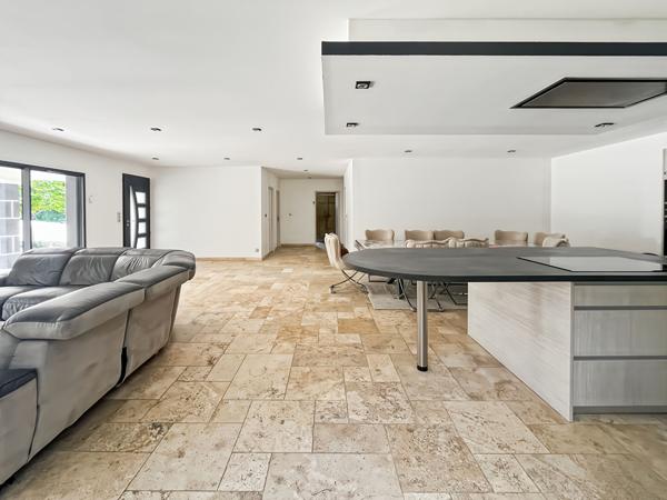 À vendre ? Maison récente de plain-pied dans un environnement calme et verdoyant
