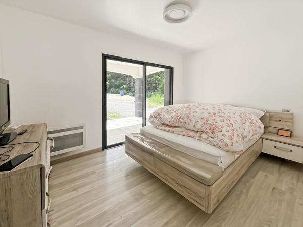 À vendre ? Maison récente de plain-pied dans un environnement calme et verdoyant