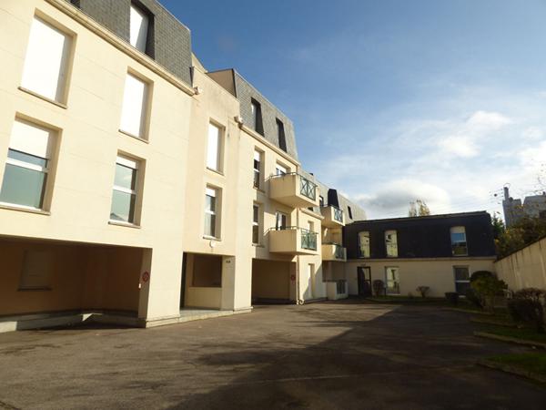 Appartement 2 pièces 44.32m2 avec balcon / parking / cave