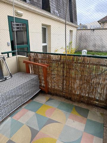 Appartement 2 pièces 44.32m2 avec balcon / parking / cave